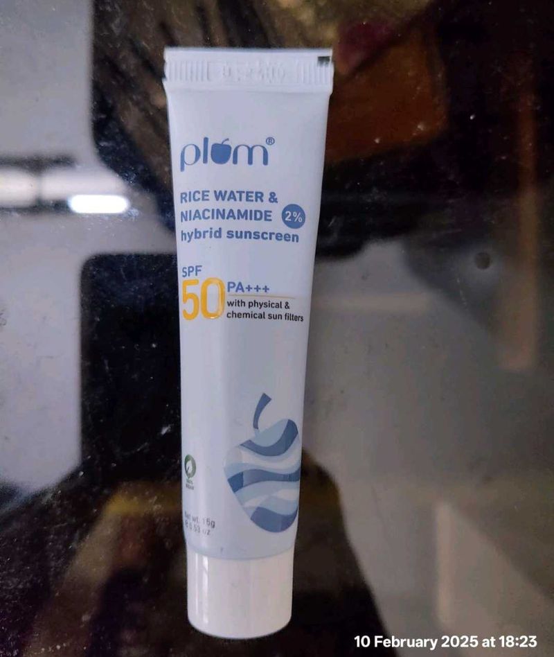 Plum 2% Niacinamide &amp; Rice Water Sunscreen SPF 50