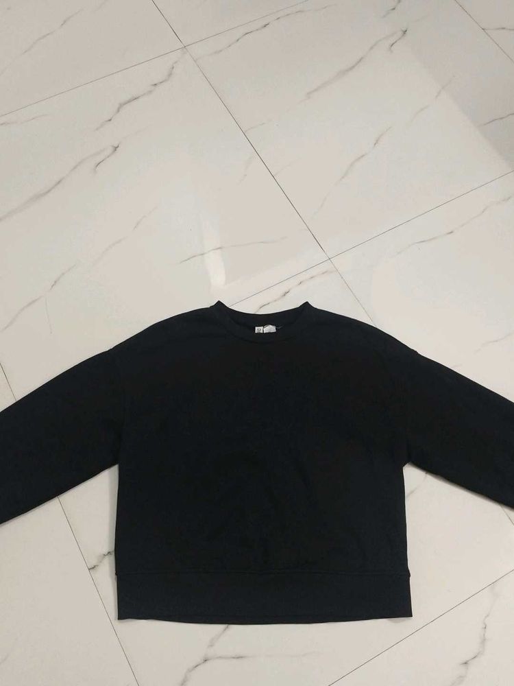 H&amp;M Black Sweatshirt