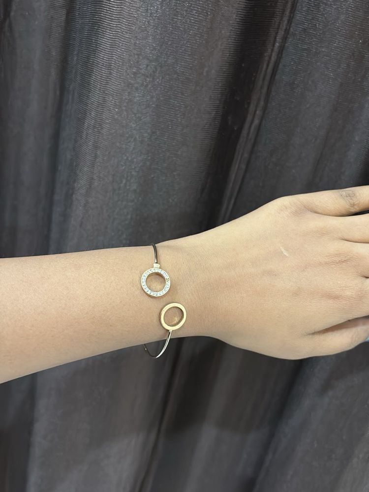 Elegant Circle Bracelet