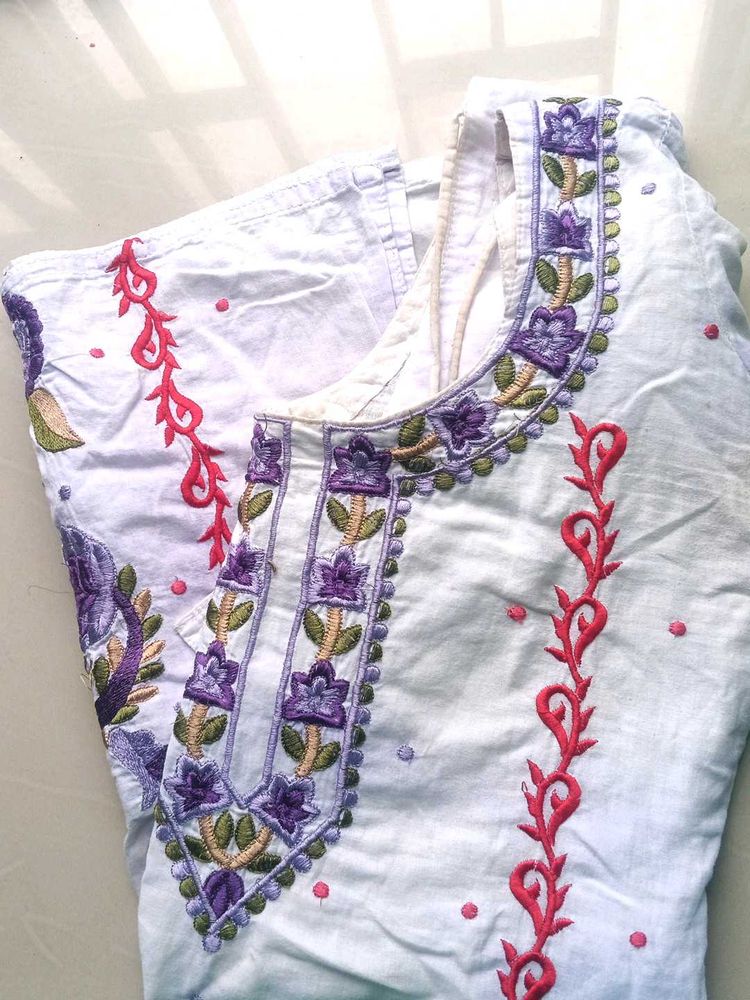 Beautiful white 🤍 embroidery Churidar