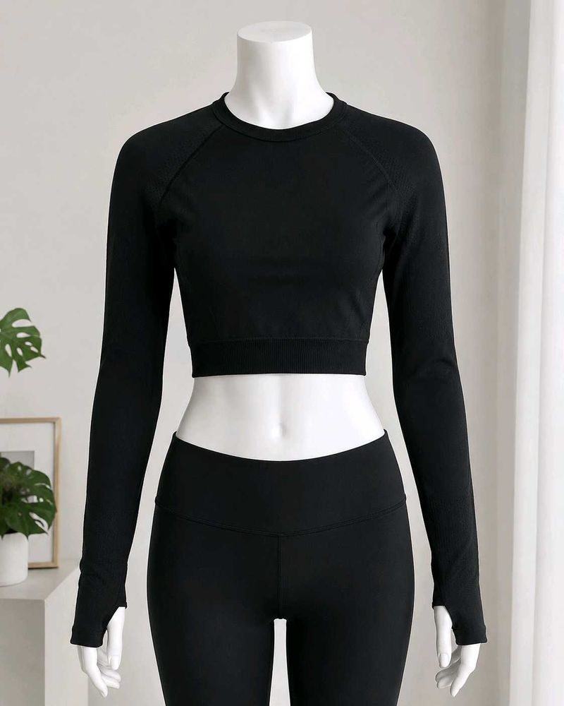 Seamless Black Cropped Long Sleeve Top