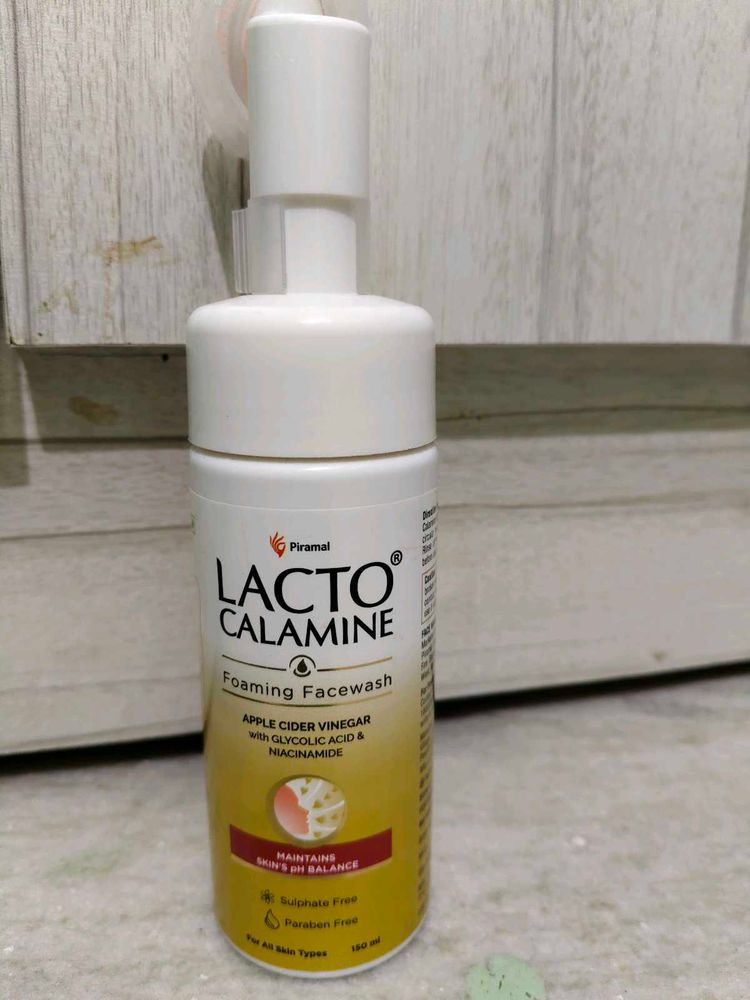 Lacto Calamine Foaming Facewash