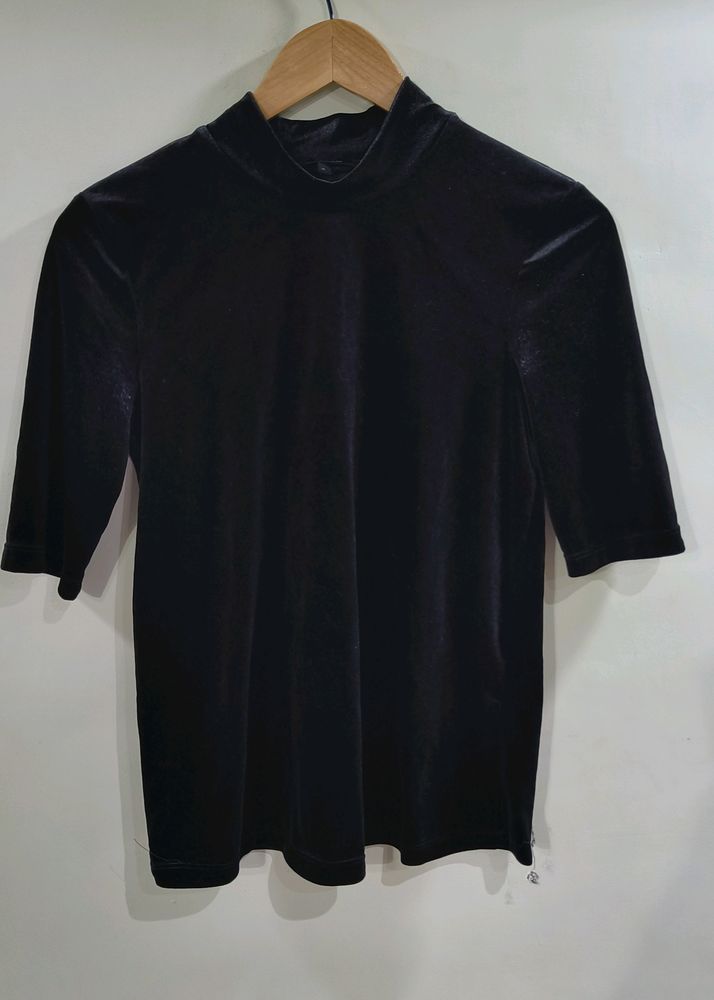 Vero Moda Black Velvet Top!