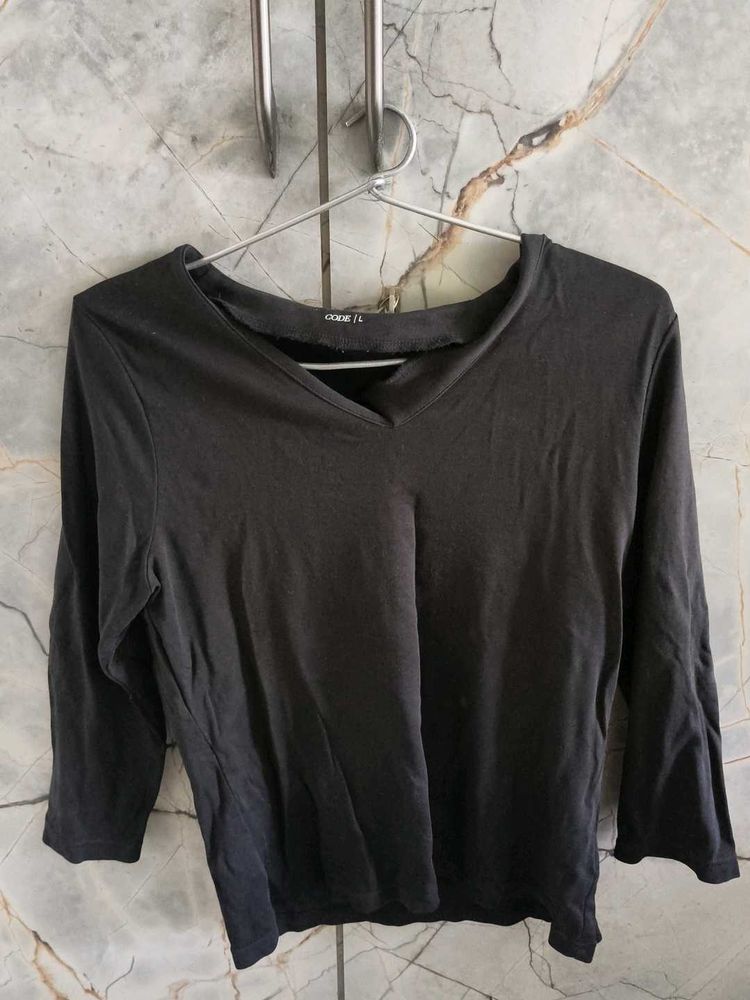 CODE Black V-Neck 3/4 Sleeve Top