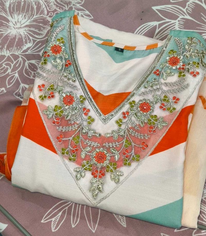 ✅😛Embroidered Kurta Set