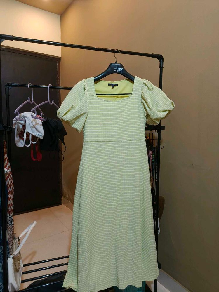 Chic Pastel Green Puff Sleeve Dress <3