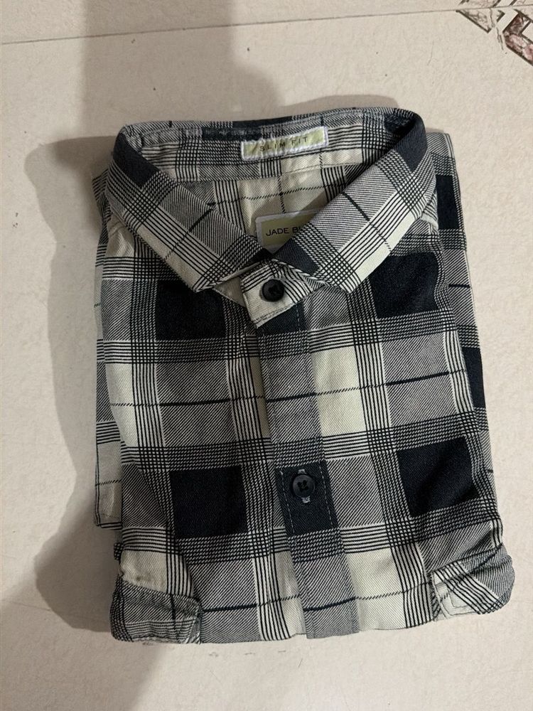 Men's Plaid Button-Up Shirt