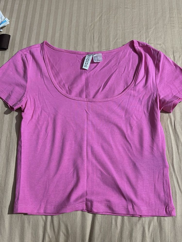 H&amp;M Pink Cropped T-Shirt