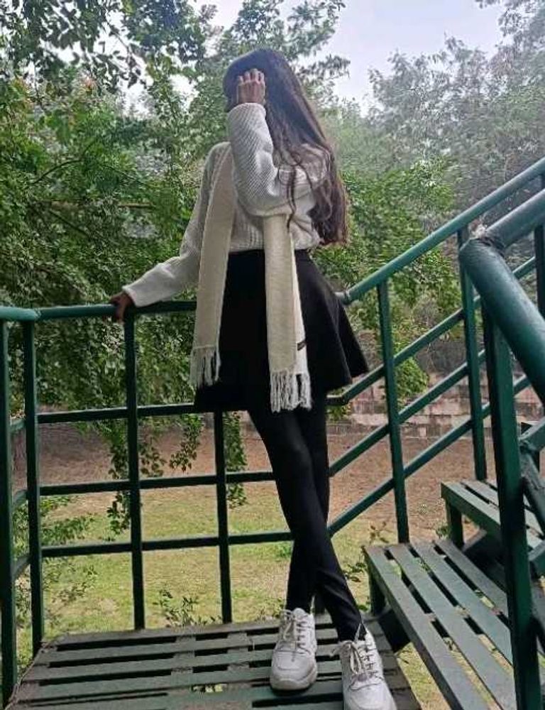 Stylish Black Skirt Outfit