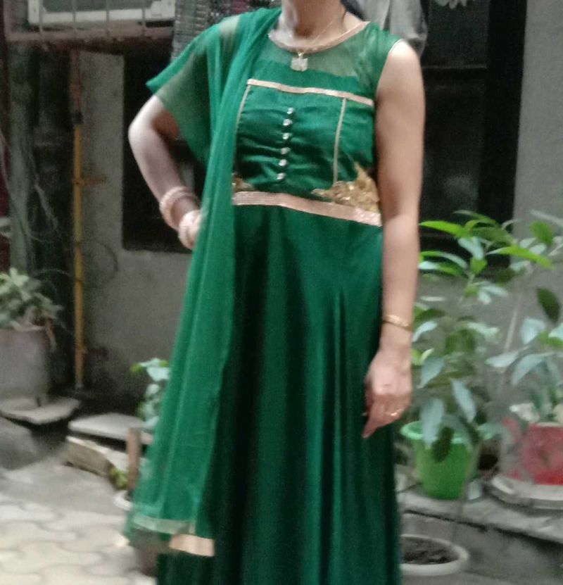 Stunning Green Churidaar Kurta with net dupatta