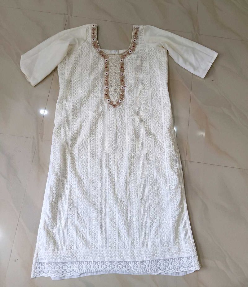 Elegant White Chikankari Kurta