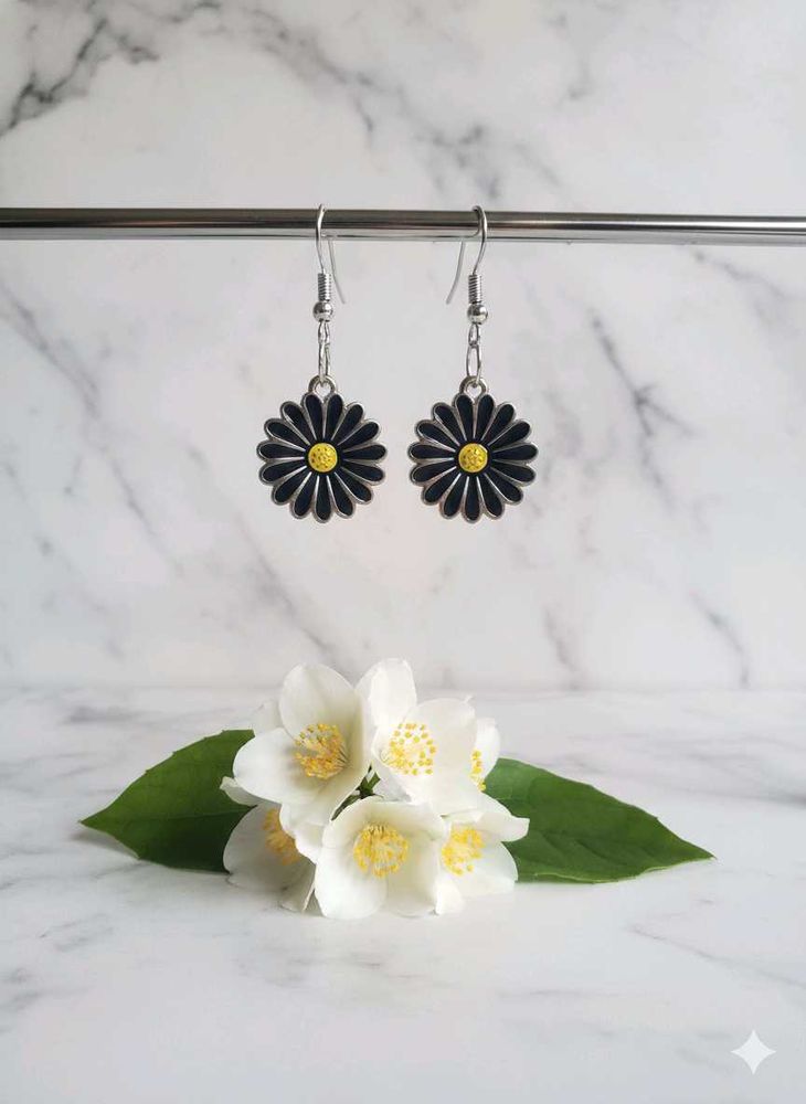 Daisy Drop Earrings