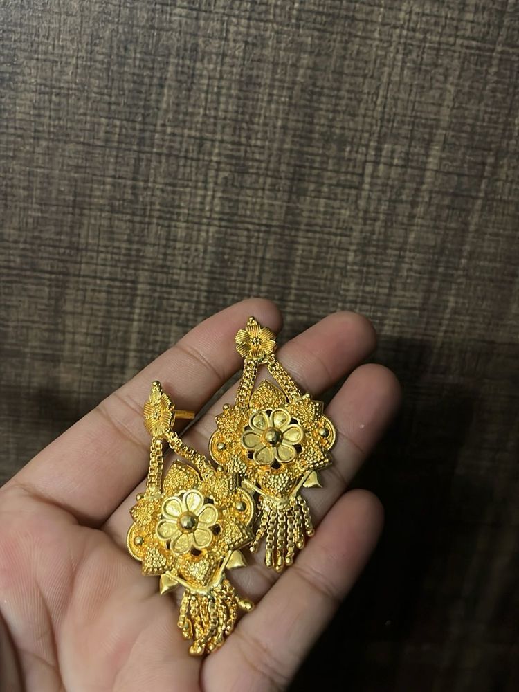 Gold Toned Floral Jhumka Earrings