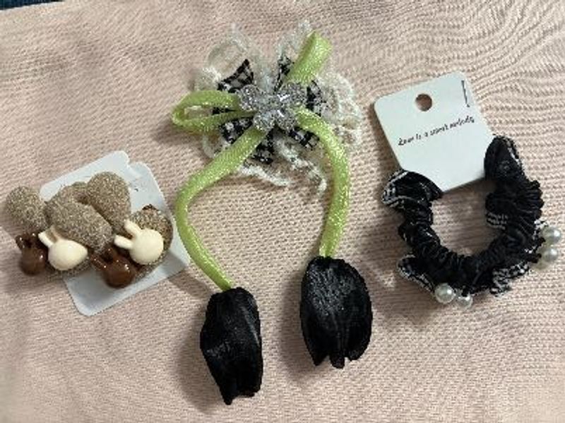 Cute Hair Accessories Set of 3(brand new)