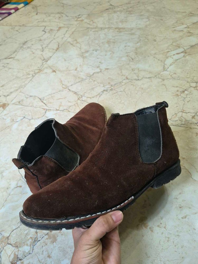 Brown Velvet Chelsea Boots 🔥