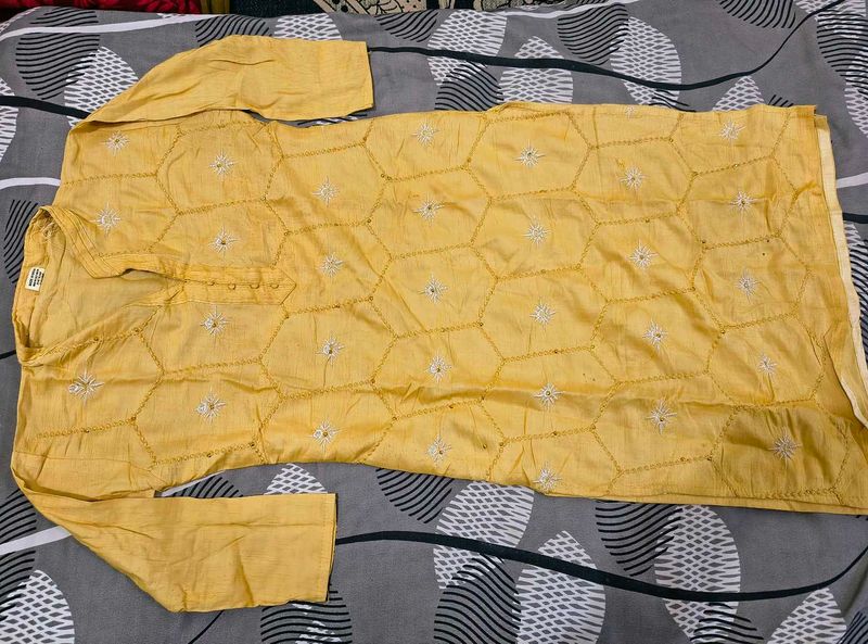 Elegant Yellow Embroidered Kurta