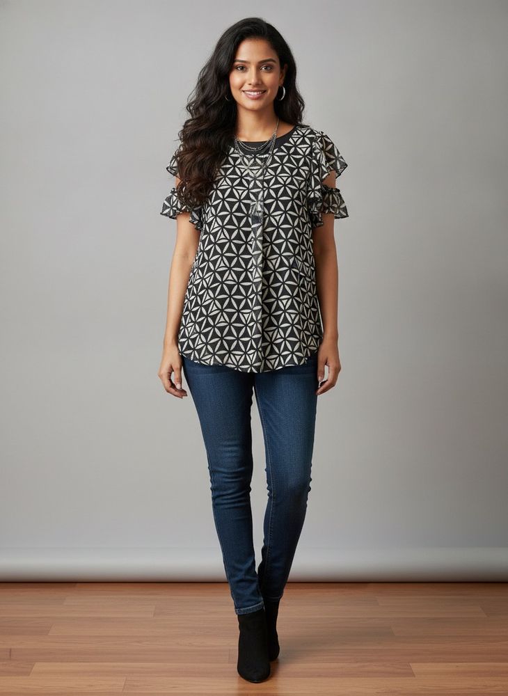 Stylish Black &amp; White Printed Top