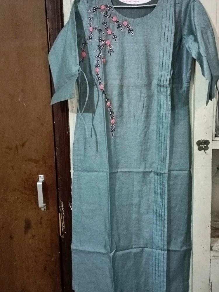 embroidered long kurta Size M