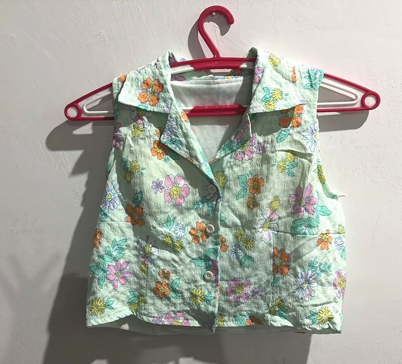 Floral Sleeveless Collared Top