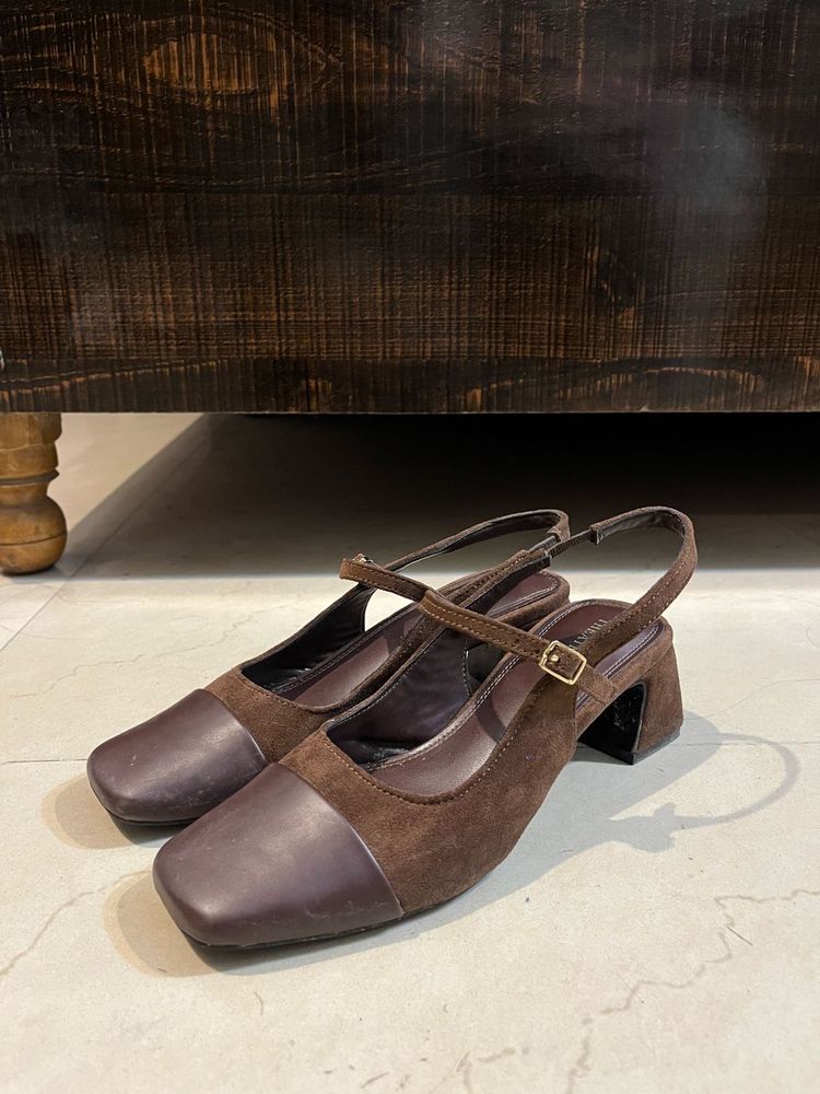 Chic Slingback Block Heels