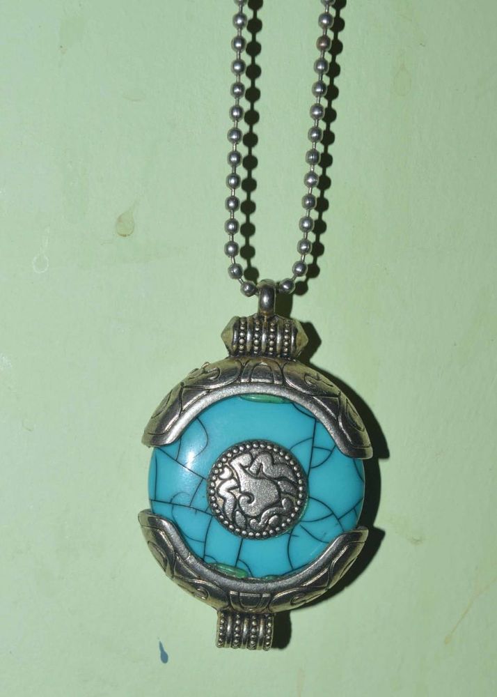 Unique Blue Stone Pendant Necklace
