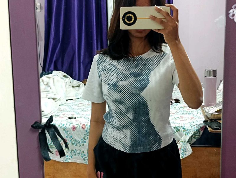 Graphic Print Cropped fitted top