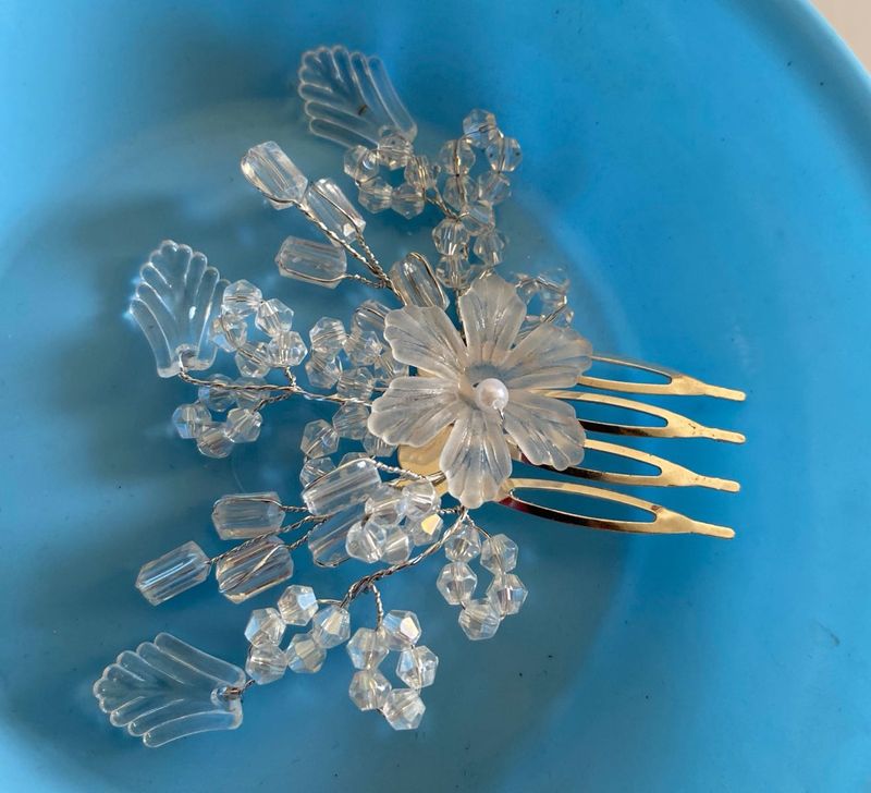 Elegant Crystal Flower Hair Comb