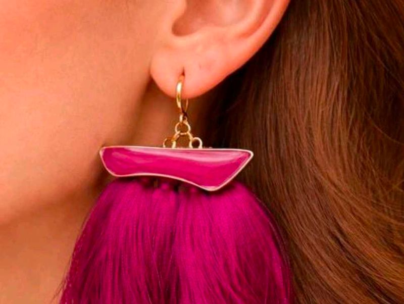 Chic Pink Feather Drop Earrings
