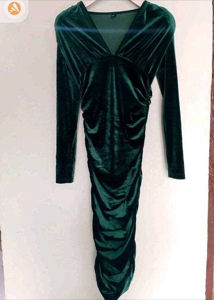 Elegant Green Velvet Ruched Dress