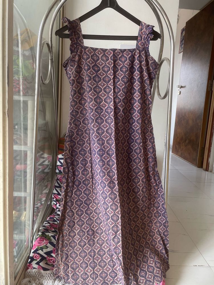 Patterned Sleeveless Kurta with frills