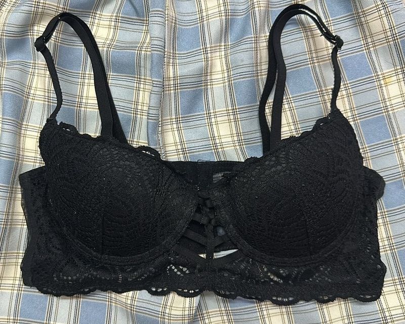 Lace Detail Strappy Black Bra