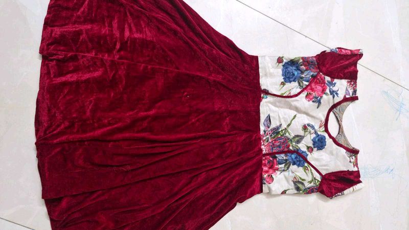 Excellent new velvet gown