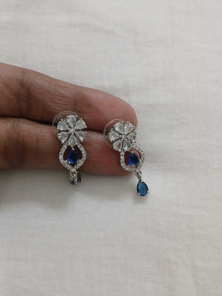 Elegant Blue &amp; White Stone Earrings