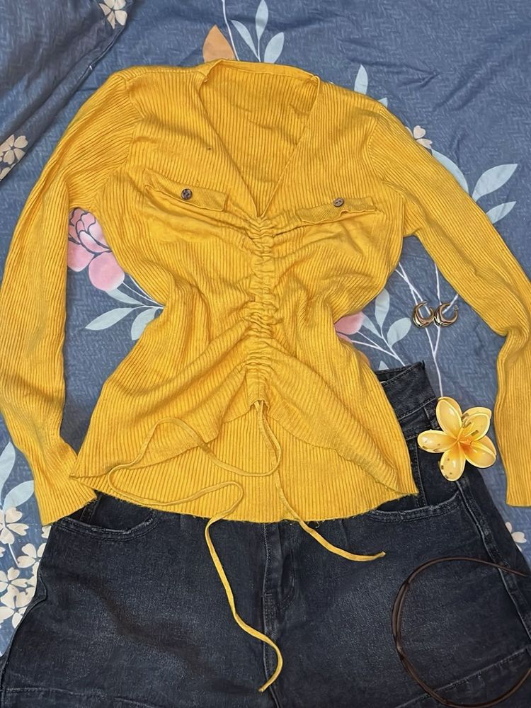 Chic Yellow Ruched V-Neck Long Sleeve Top