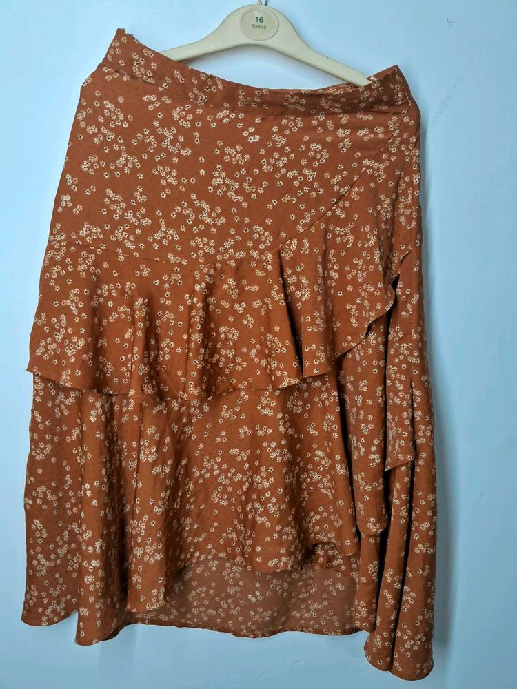Skirt With Side Ajustable Zip