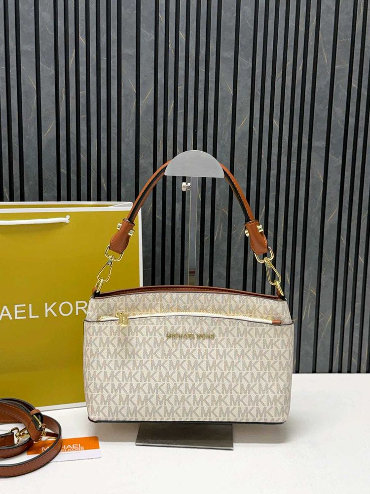 Micheal kors slingbags