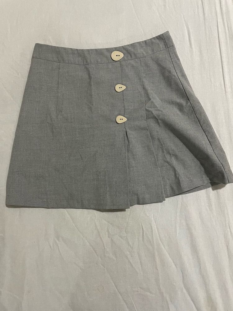 Tokyo talkies | Gray Mini Skirt with Buttons |🎀🫶