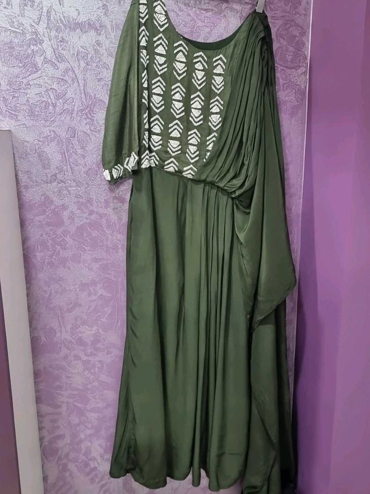 Beautiful Green Gown With Attached Falling Dupatta
