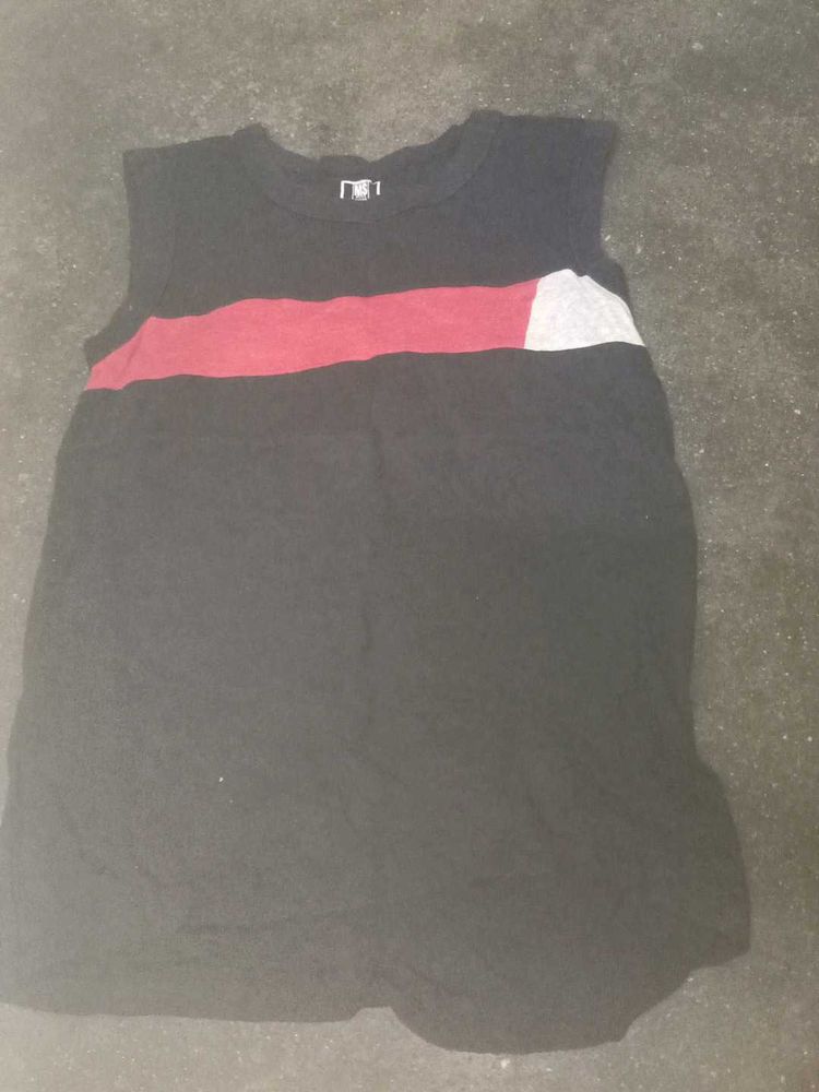 Sleeveless Black T-Shirt with Stripe Detail