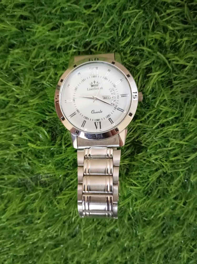 Silver color metal watch for men