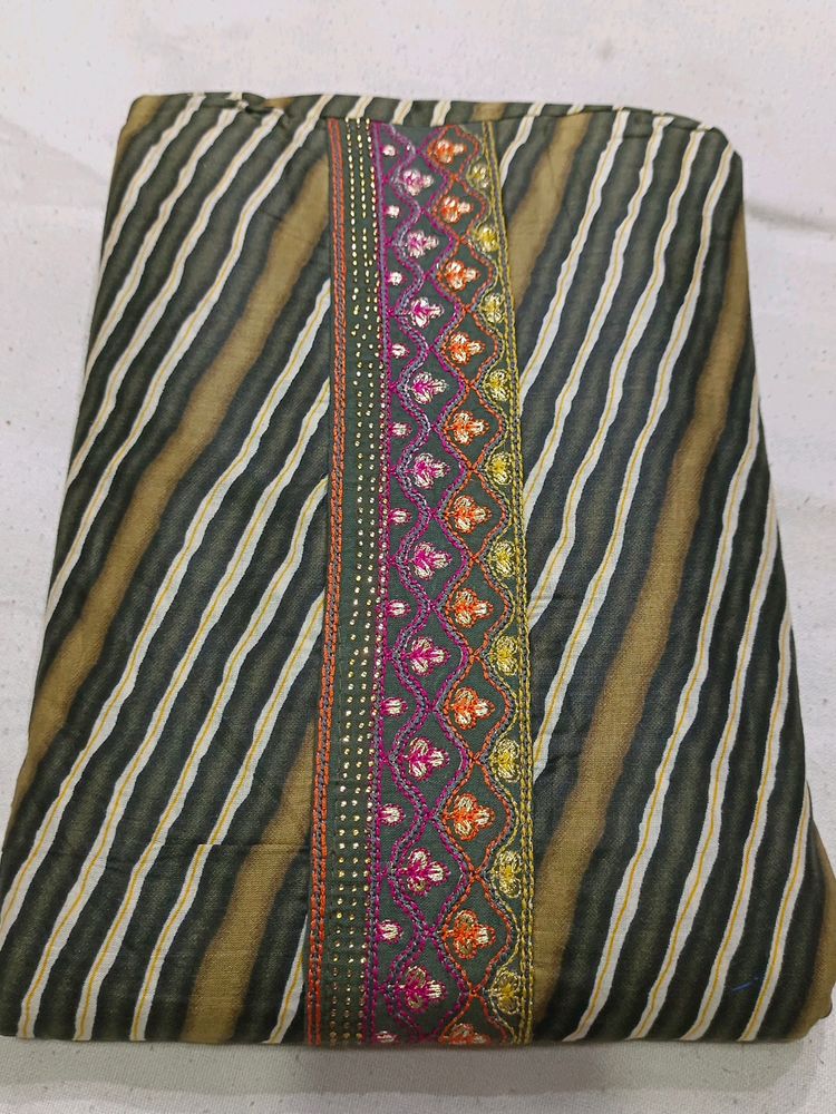 Print Suit With Contrast Bottom
