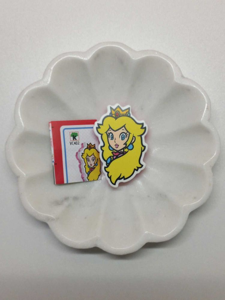 Super Mario Princess Peach Charm Kinder Joy Toy
