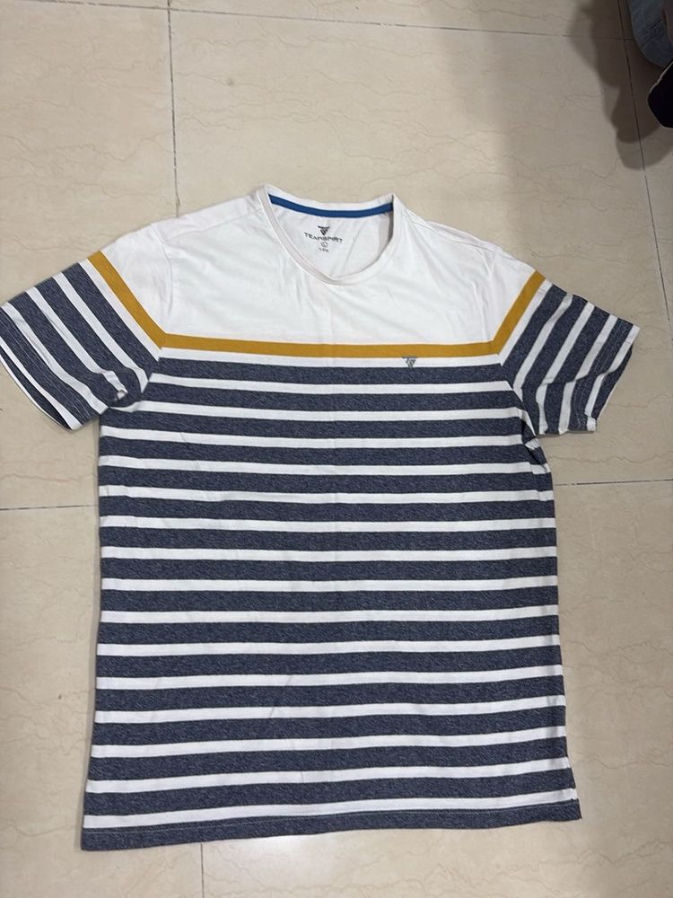 Stylish Striped Men's T-Shirt 40