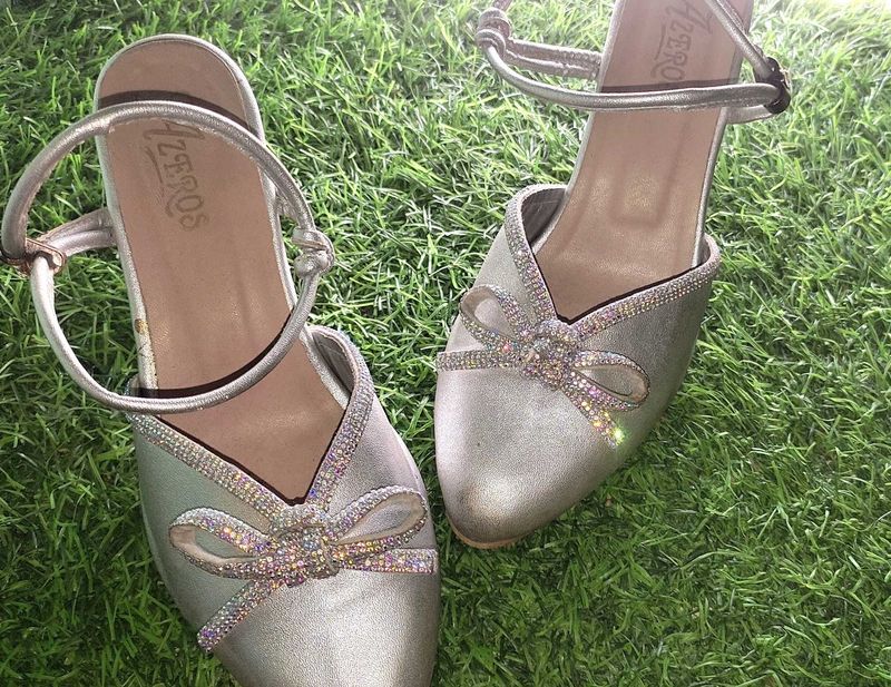 New Bow Silver Heel 👠