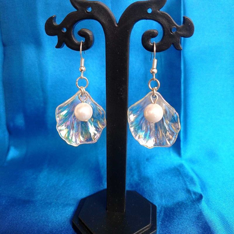 Pearl Shell Dangle Earrings