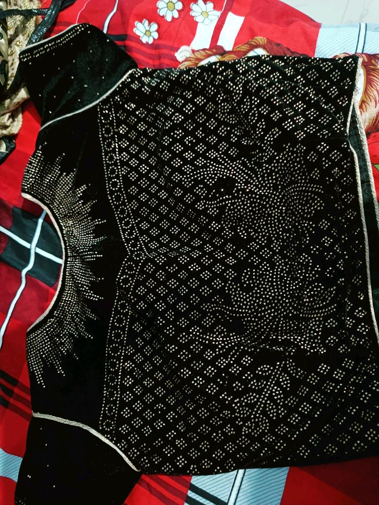 Beautiful Stitch Radiment Blause
