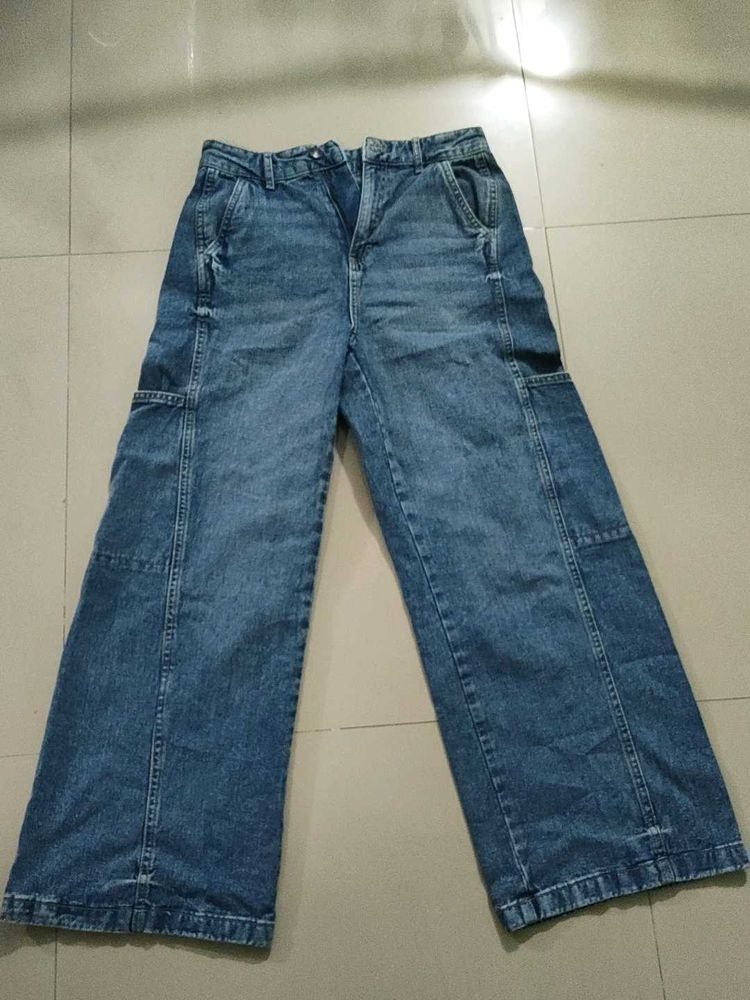 Wide Leg Cargo Jeans