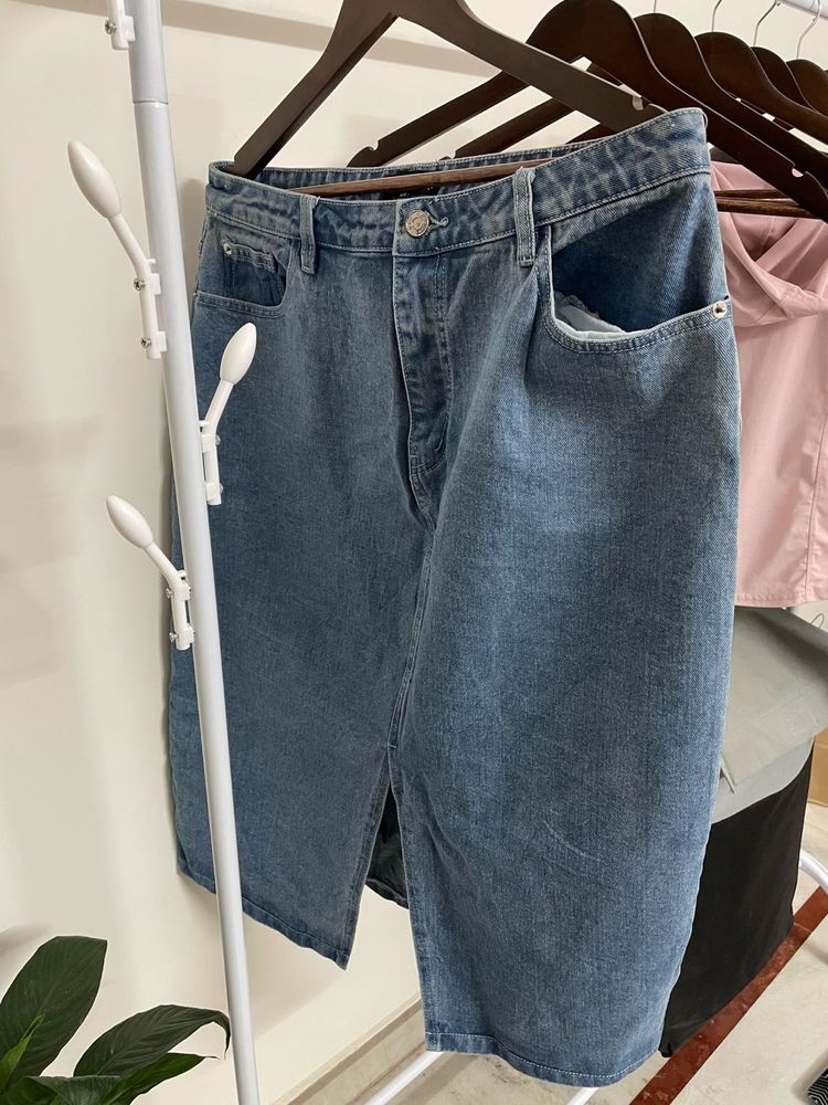 Trendy Denim Midi Skirt with Slit