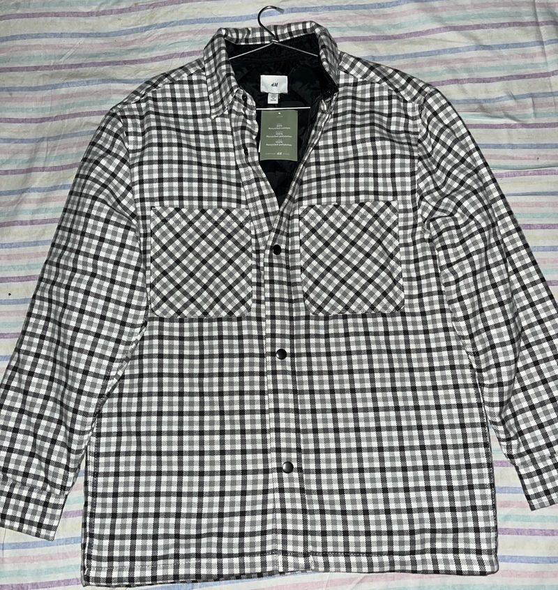 H&amp;M Gray/white checked padded overshirt ( new )
