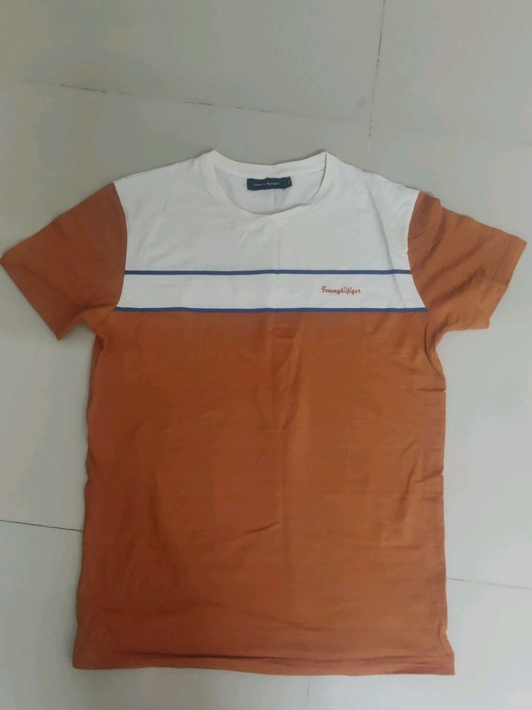 tommy Hilfiger t shirt